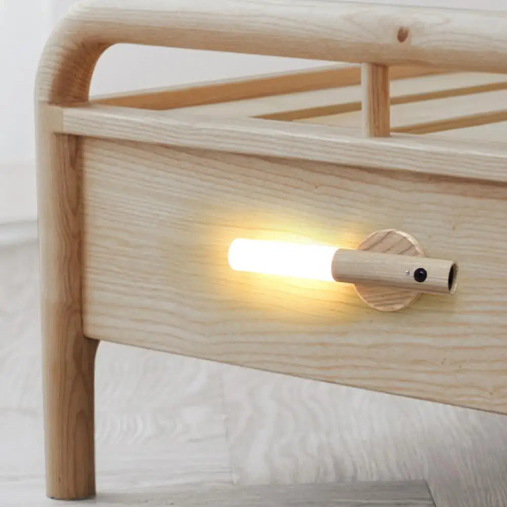 Luminária Tocha com Sensor de Movimento em LED - Jig Brasil